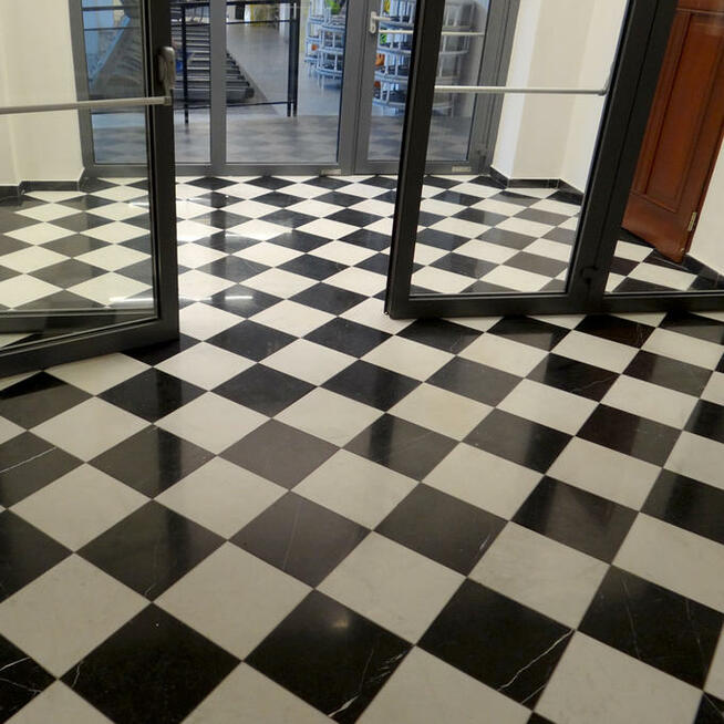 Płytki marmurowe polerowane czarne 30,5x30,x1 black marquina