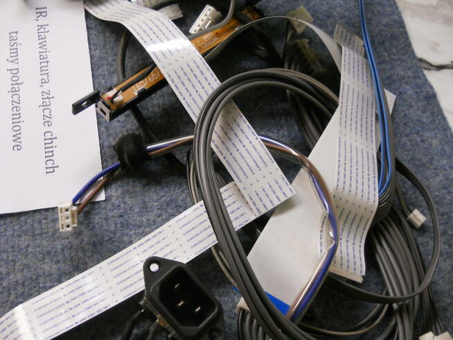 IR, klawiatura, złącze cinch z TV Samsung PS50C91H.