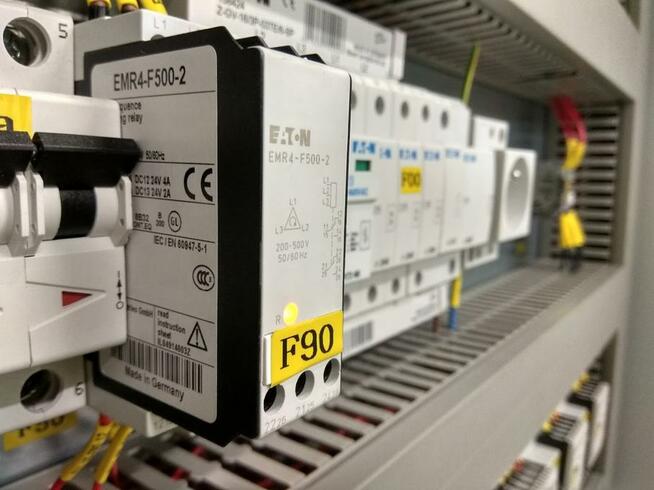 Prefabrykacja - montaż szaf sterowniczych, rozdzielnic