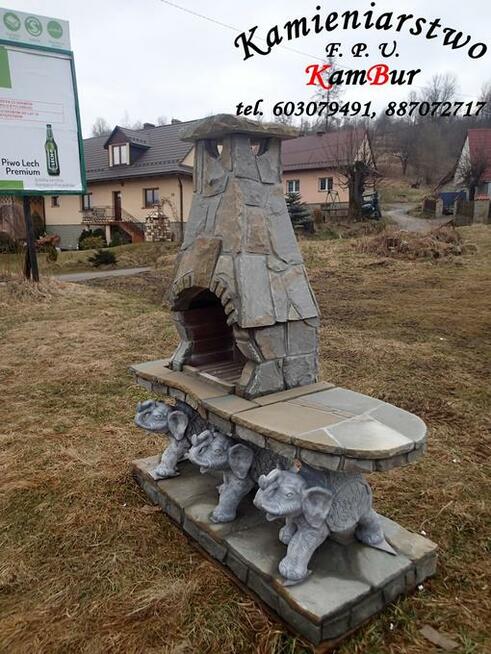 Grill na słoniach z kamienia piaskowego (C7)