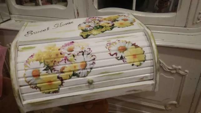 Chlebak drewniany zdobiony decoupage