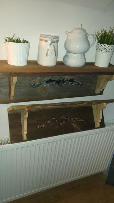 Półka rustykalna