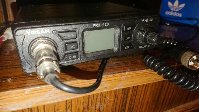 CB Radio Yosan Pro 120 z anteną Sirio ML-145: