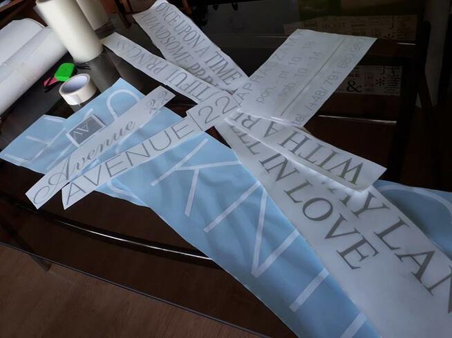 Wycinanie napisów, cięcie ploterem kształtów logo reklama