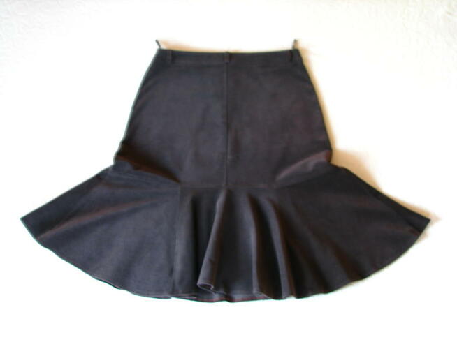 Sztruksowa spódnica z kloszem, kloszowana, brąz, rozm. 44