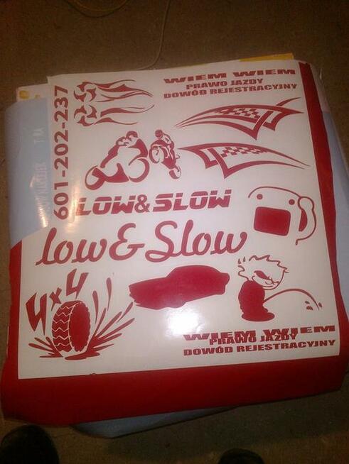 Wycinanie napisów, cięcie ploterem kształtów logo reklama