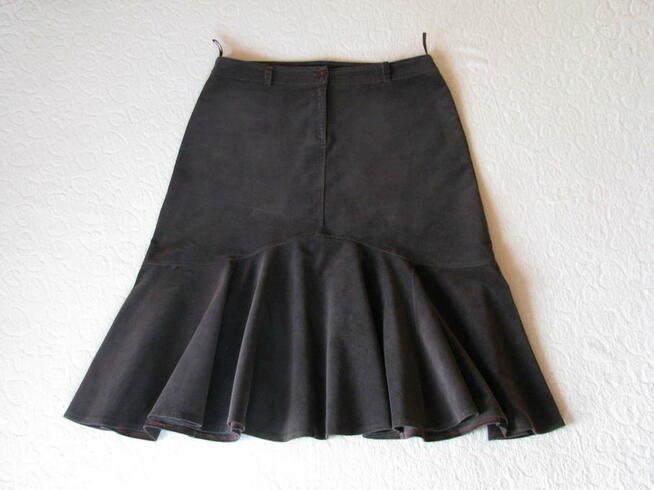 Sztruksowa spódnica z kloszem, kloszowana, brąz, rozm. 44