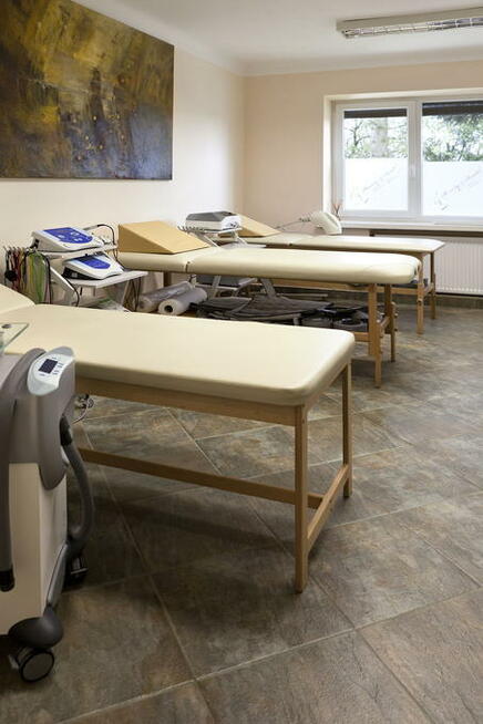 Podnajme stanowisko dla fizjoterapeuty, osteopaty na godziny