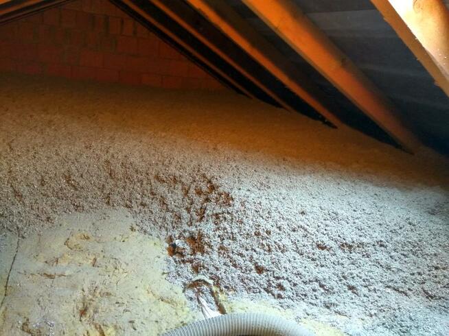 WDMUCHIWANIE TERMOIZOLACJI /IZOLACJI TERMICZNEJ/ OCIEPLENIE