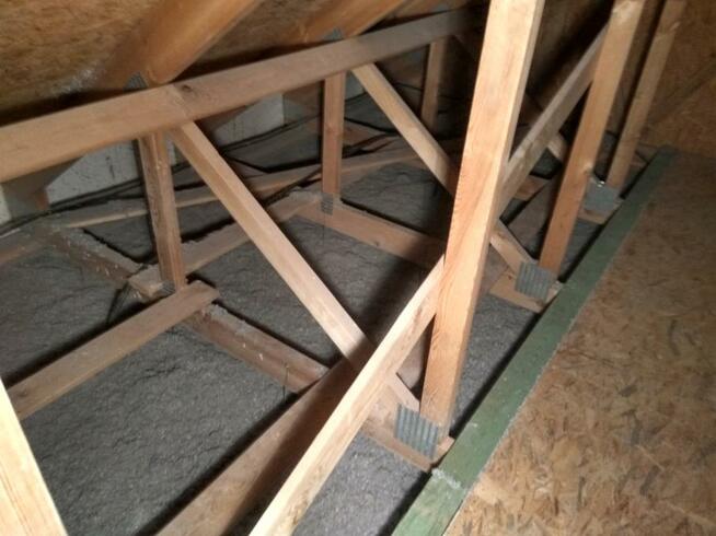 WDMUCHIWANIE TERMOIZOLACJI /IZOLACJI TERMICZNEJ/ OCIEPLENIE