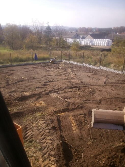 Praca przy kostce brukowej