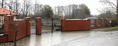 Ogrodzenia z łupków, bloczków, klinkieru, murowanie.