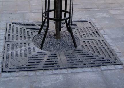 OSŁONA KRATA OCHRONNA DRZEW 150x150 KWADRATOWA ŻELIWNA