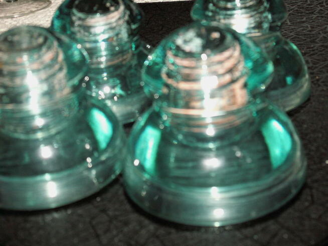 Stare izolatory retro