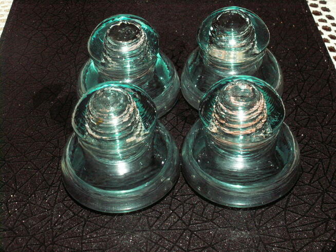 Stare izolatory retro