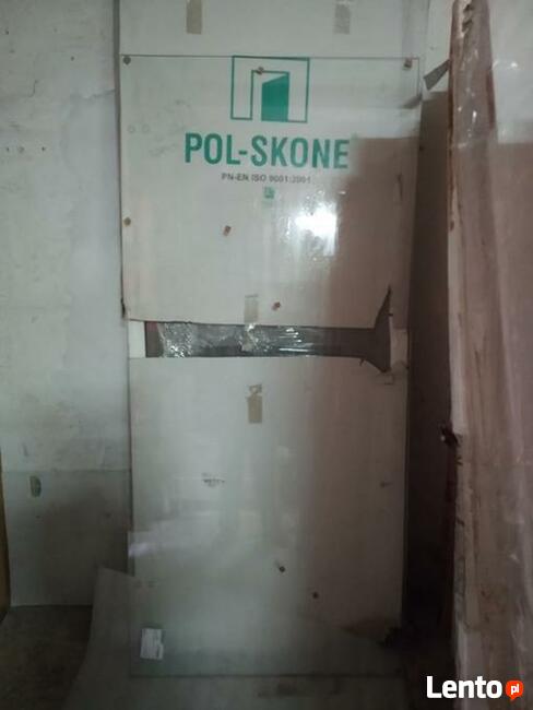 OTWÓRZ SIĘ NA ŚWIAT! ATRAKCYJNE SZKLANE DRZWI W REWELACYJNEJ