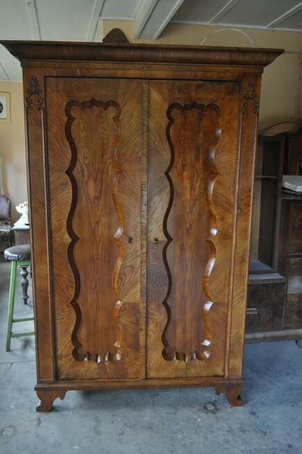 Konserwacja zabytkowych mebli