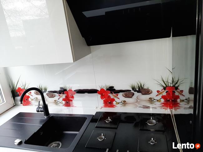 Szklarz. Lustra, lacobele, szkło z grafiką, balustrady