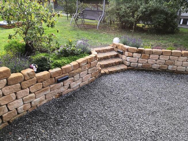 Murki dekoracyjne oporowe z kamienia naturalnego