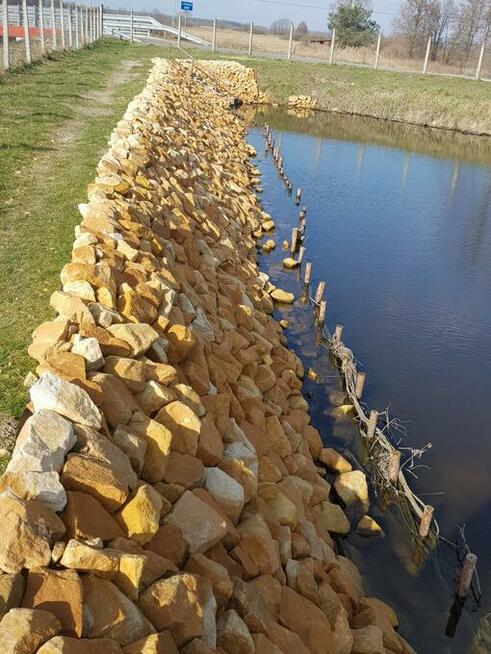 Kamień na skarpy stawu rzeki jeziora cieku wodnego 100-300