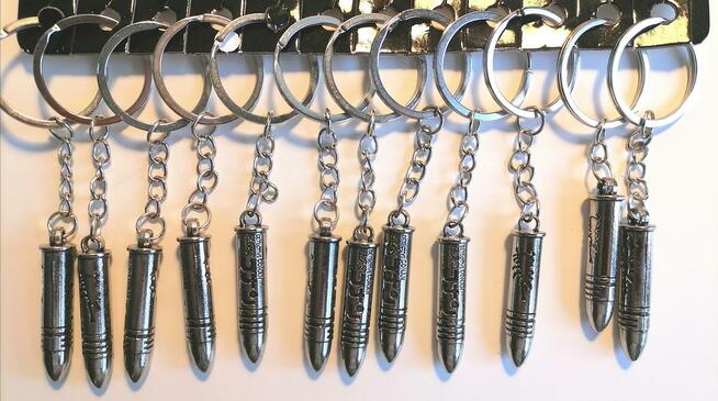 Breloki i karabińczyki do kluczy - 12 sztuk/48 PLN