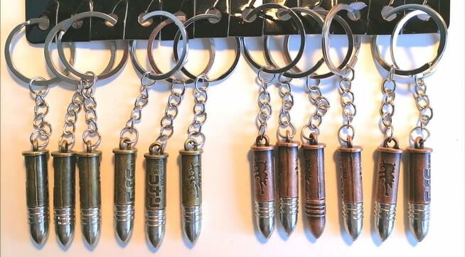 Breloki i karabińczyki do kluczy - 12 sztuk/48 PLN