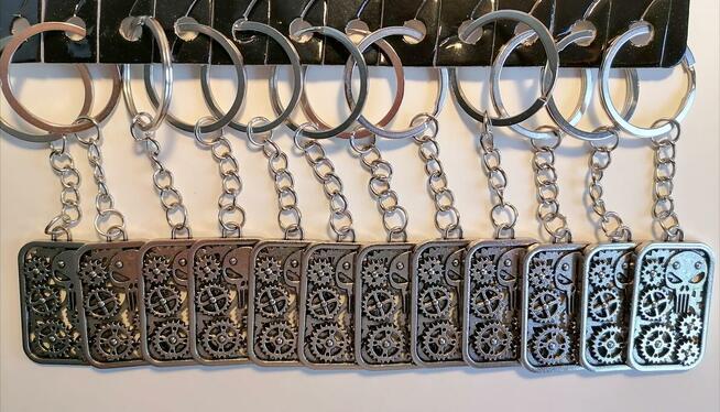 Breloki i karabińczyki do kluczy - 12 sztuk/48 PLN