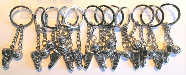 Breloki i karabińczyki do kluczy - 12 sztuk/48 PLN