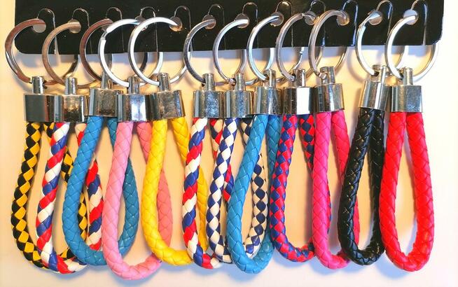 Breloki i karabińczyki do kluczy - 12 sztuk/48 PLN
