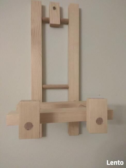 Wiszące ,drewniane kwietniki