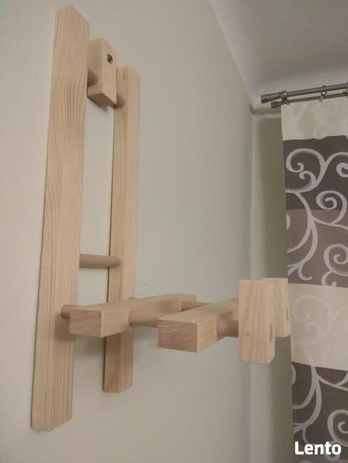 Wiszące ,drewniane kwietniki