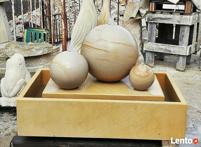 Piękna fontanna z piaskowca - kamień naturalny