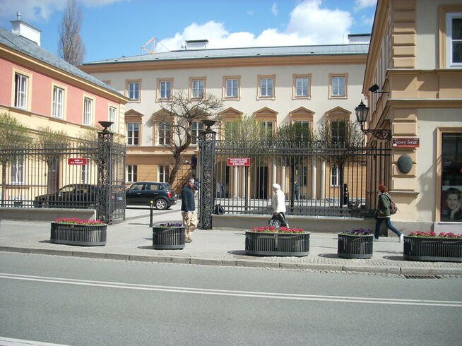 Bezinwazyjne osuszanie budynków oraz wynajem osuszaczy