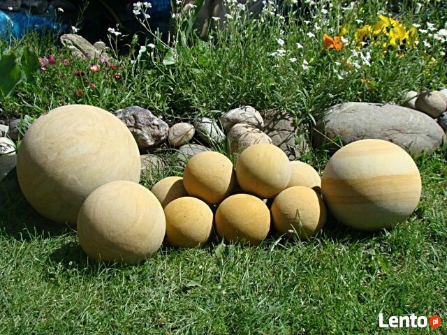 Kule z kamienia naturalnego - piaskowiec