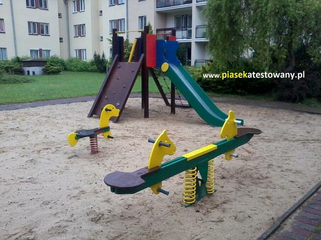 Piasek atestowany do piaskownicy wymiana piasku.