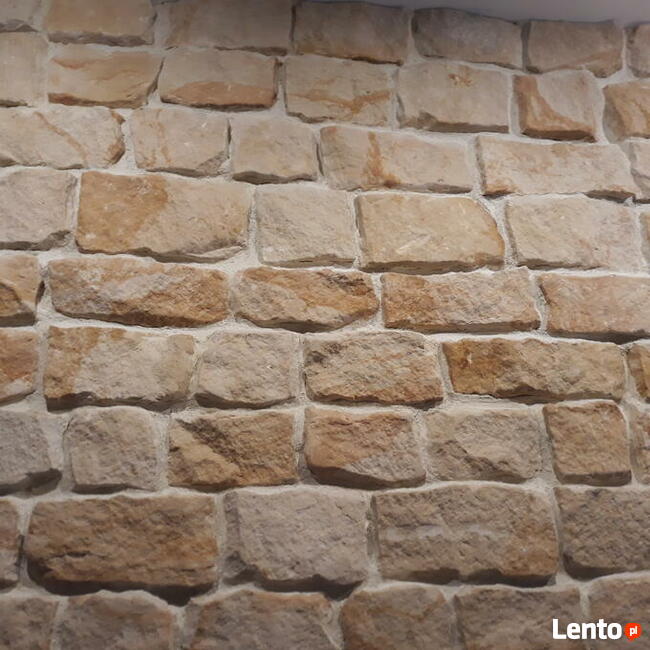 Kamień naturalny piaskowiec na kominek