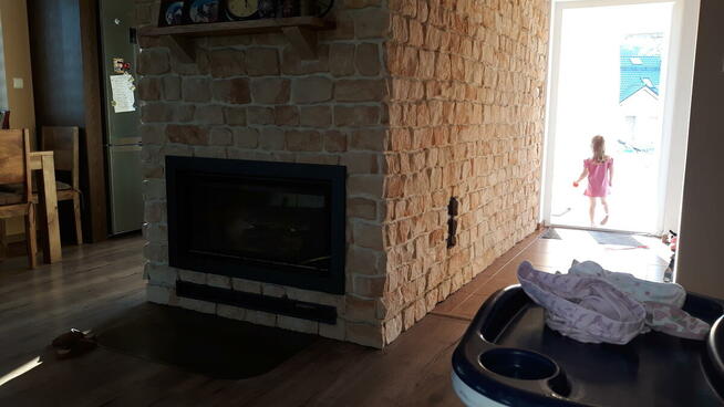 Kamień naturalny piaskowiec na kominek