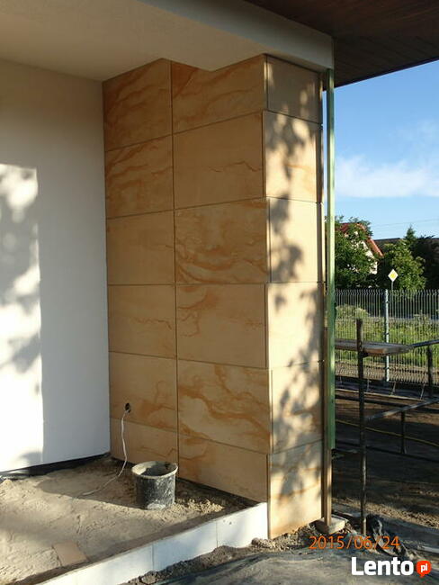 Płyty fasadowe na ściany z kamienia naturalnego