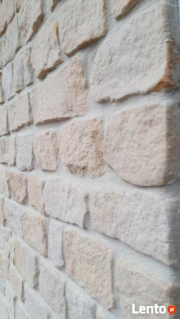 kamień ozdobny na ściany domu w stylu włoskim