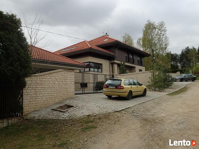 kamień ozdobny na ściany domu w stylu włoskim