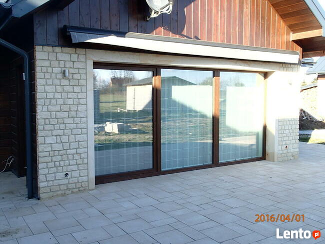 kamień ozdobny na ściany domu w stylu włoskim