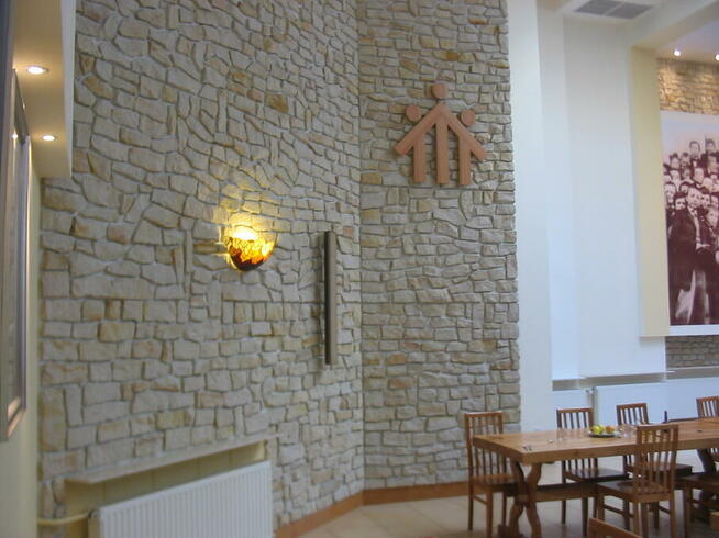 piaskowiec na ścianę