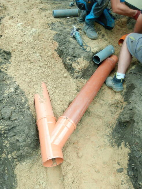 Niwelacja terenu, odwodnienia, drenaże, zbiorniki na deszcz