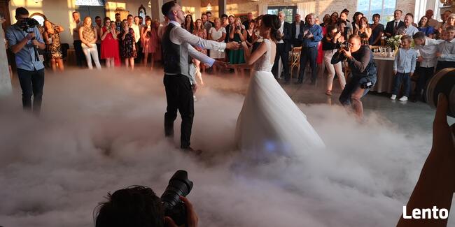 samochód na wesele, auto do ślubu i do rozwożenia gości, DJ