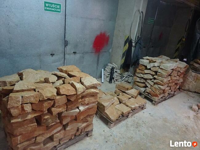 kamień na murki i skarpy ziemne w ogrodzie