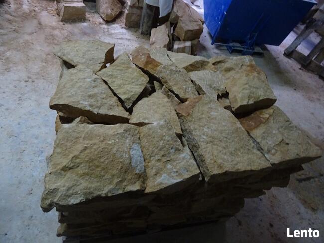 płaski naturalny żółty kamień ogrodowy