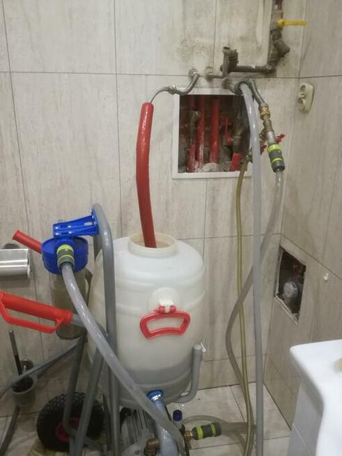 odpowietrzenie podłogówki grzejników płukanie szlamu z insta