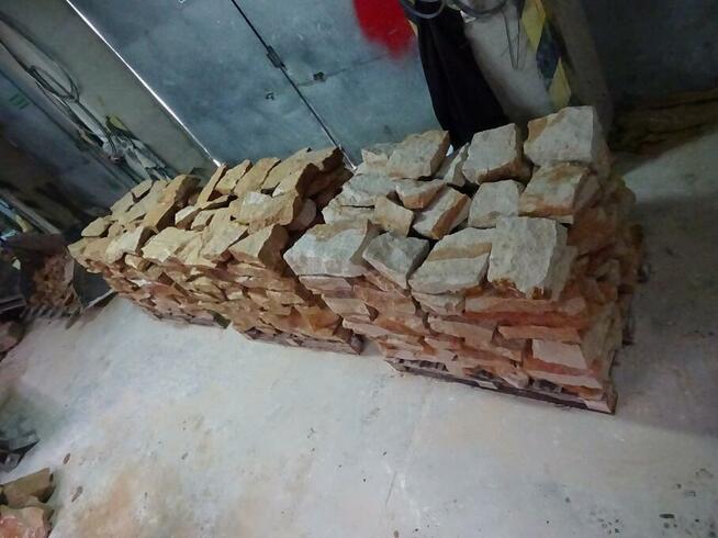 kamień na murki i skarpy ziemne w ogrodzie