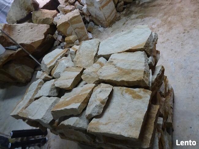 płaski naturalny żółty kamień ogrodowy