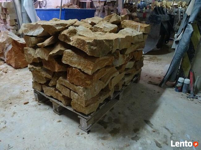 kamień na murki i skarpy ziemne w ogrodzie